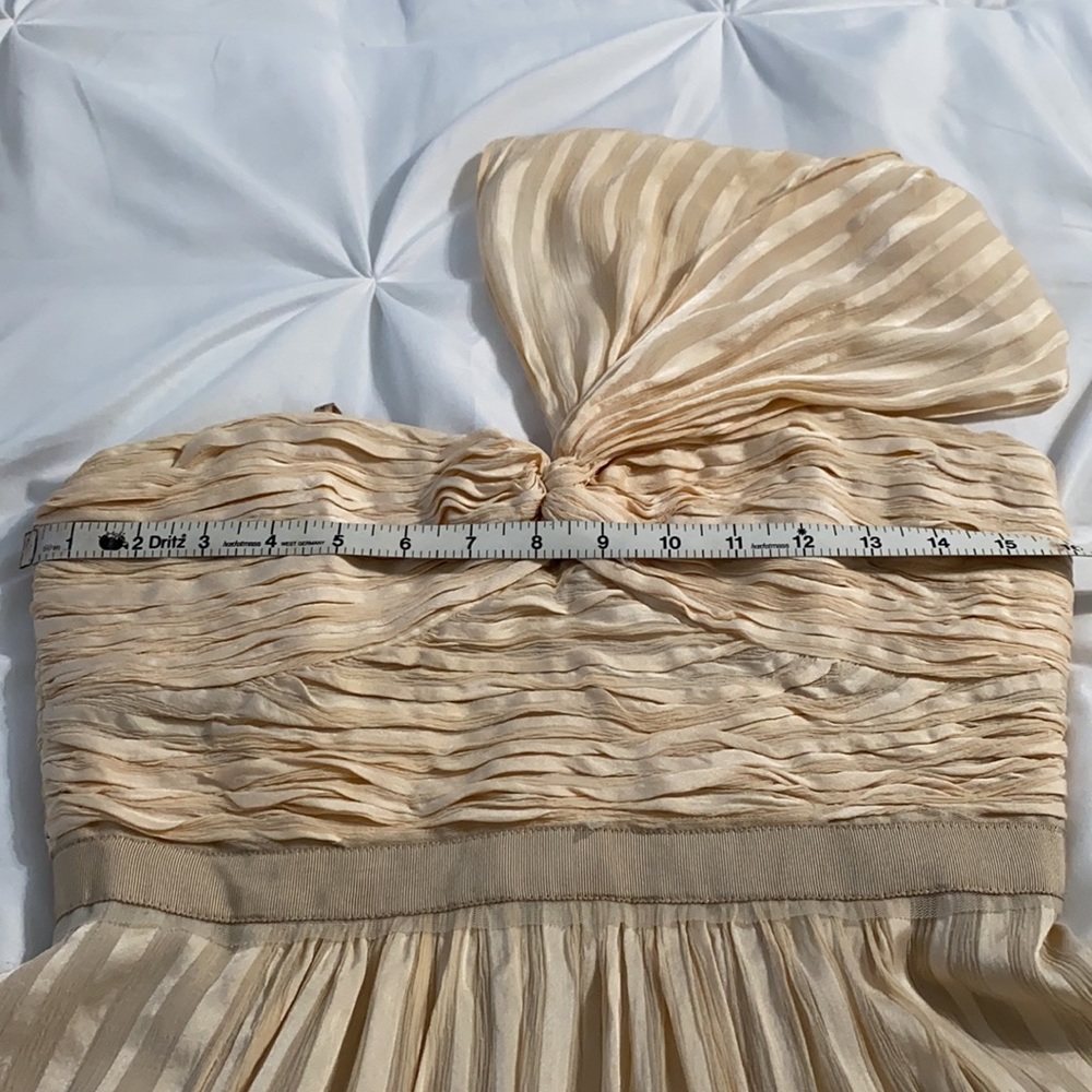Like NEW BCBG MAX AZRIA FORMAL DRESS - Picture 9 of 13